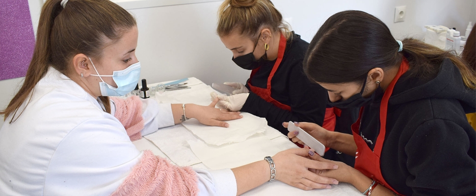 Master de Uñas de lunes y martes